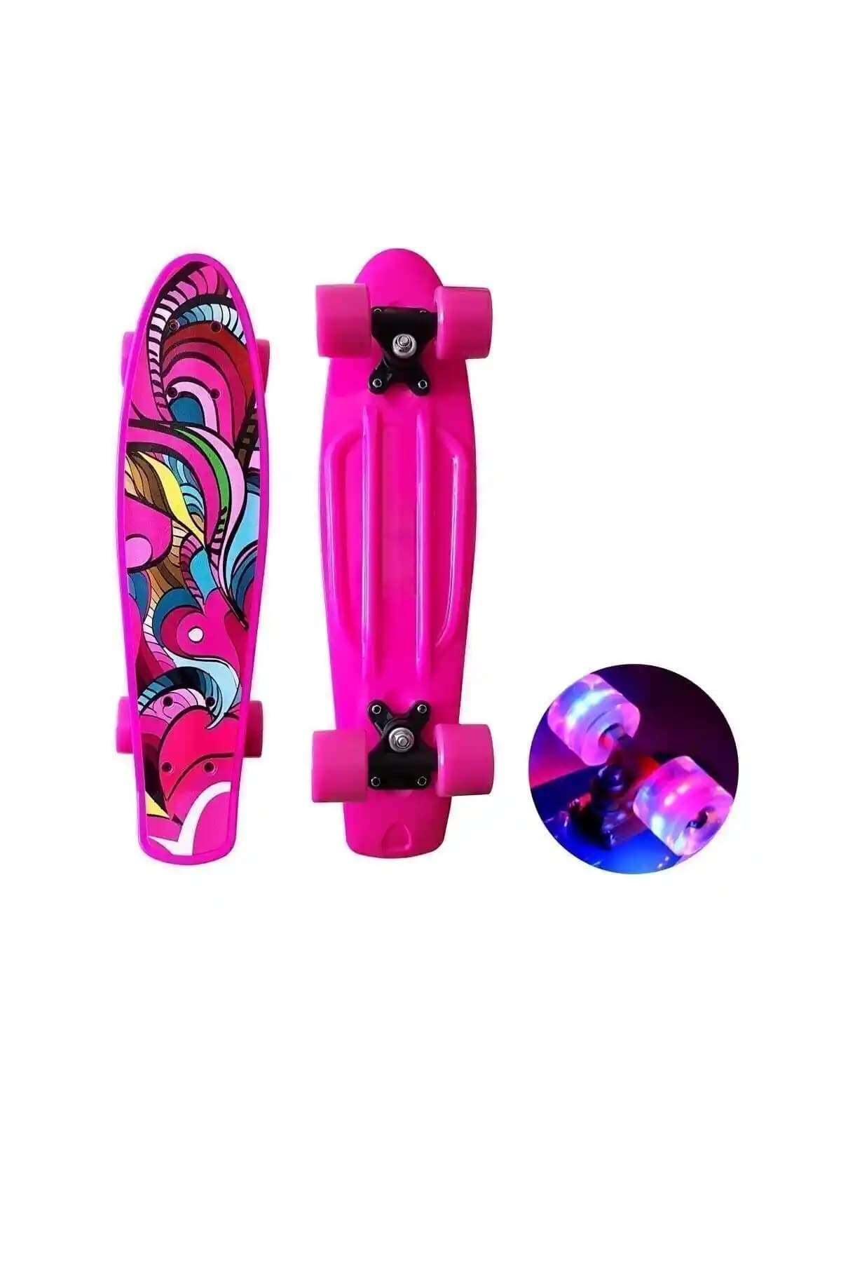 Pembe Desenli Triathlon T139 Tekerli Kaykay: Şık ve Dayanıklı Performans Araçları