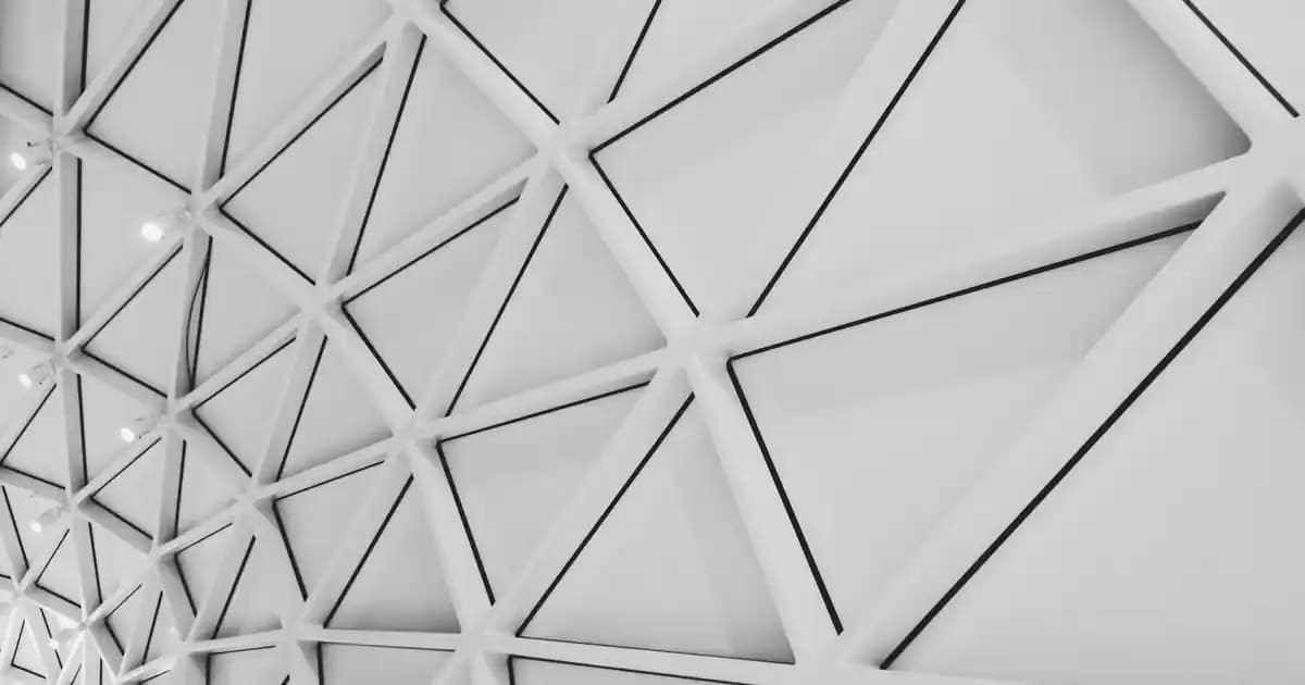 Güllerin Dekorasyonda ve Mobilyada Kullanımı: Estetik ve Doğallığın Buluşması