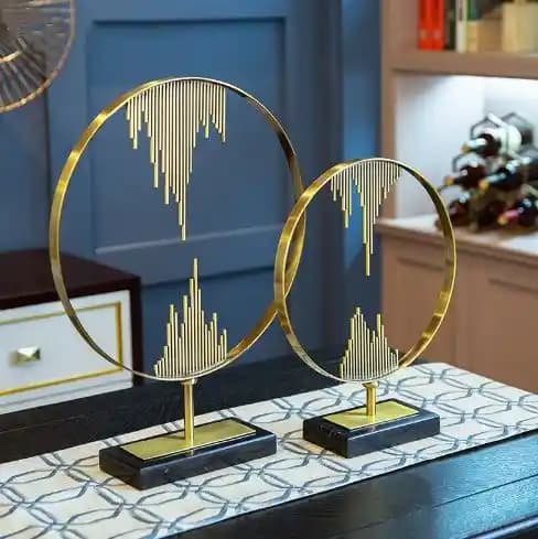 Modern Süs Eşyalarıyla Ev Dekorasyonunu Güncel ve Şık Hale Getirme Rehberi